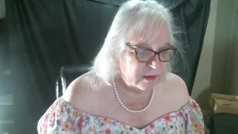 Snapshot of sissydianetx chatting on January 2025 01:47:01 PM Sissy Diane online show from January 2025 01:47:01 PM