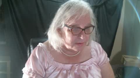 Snapshot of sissydianetx chatting on February 2025 12:38:02 AM Sissy Diane online show from February 2025 12:38:02 AM