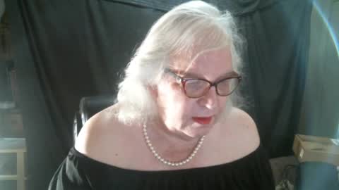 Snapshot of sissydianetx chatting on February 2025 01:56:02 PM Sissy Diane online show from February 2025 01:56:02 PM