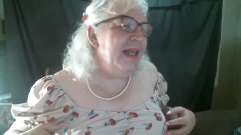 Snapshot of sissydianetx chatting on September 2025 12:59:02 PM Sissy Diane online show from September 2025 12:59:02 PM
