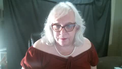 Snapshot of sissydianetx chatting on September 2025 11:39:02 PM Sissy Diane online show from September 2025 11:39:02 PM