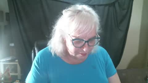 Snapshot of sissydianetx chatting on October 2025 11:33:01 PM Sissy Diane online show from October 2025 11:33:01 PM