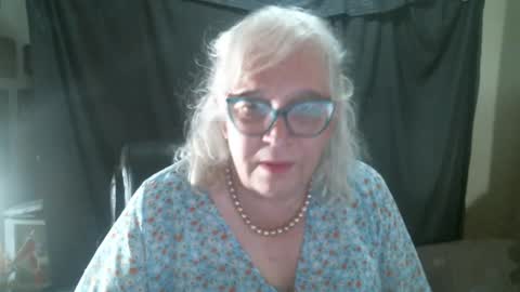 Snapshot of sissydianetx chatting on October 2025 11:35:01 PM Sissy Diane online show from October 2025 11:35:01 PM