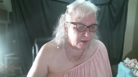 Snapshot of sissydianetx chatting on October 2025 12:37:02 PM Sissy Diane online show from October 2025 12:37:02 PM