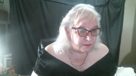 Snapshot of sissydianetx chatting on October 2025 12:55:01 PM Sissy Diane online show from October 2025 12:55:01 PM