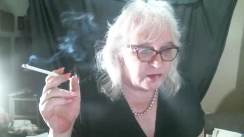 Snapshot of sissydianetx chatting on November 2025 12:33:01 AM Sissy Diane online show from November 2025 12:33:01 AM