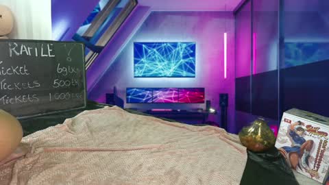 Elise online show from December 2024 01:39:01 PM