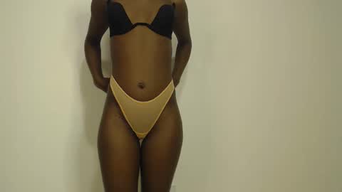 sizzly_ass online show from May 2026 01:18:02 PM