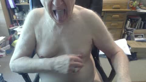 Snapshot of sjbottomboi chatting on September 2025 05:04:02 PM sjbottomboi online show from September 2025 05:04:02 PM