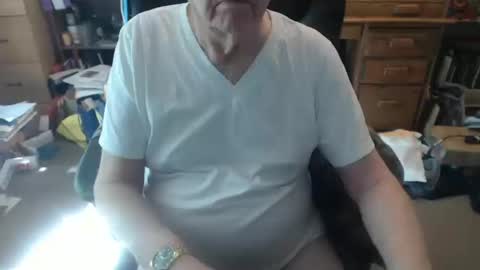 Snapshot of sjbottomboi chatting on October 2025 09:35:02 PM sjbottomboi online show from October 2025 09:35:02 PM