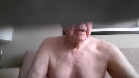 sjbottomboi online show from May 2026 02:01:02 PM