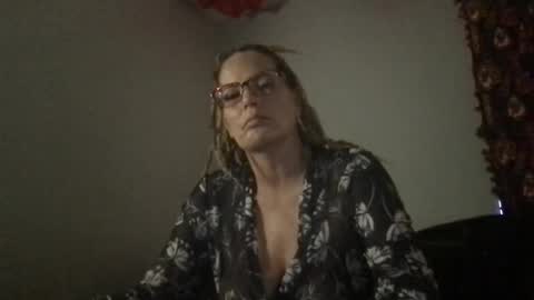 Snapshot of skarfos_babes chatting on December 2024 08:10:02 PM skarfos_babes online show from December 2024 08:10:02 PM