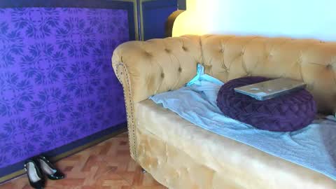 skarlettbarnes online show from September 2025 11:45:02 AM