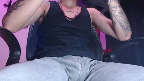 Snapshot of skateboy444 chatting on January 2025 12:38:01 AM king online show from January 2025 12:38:01 AM