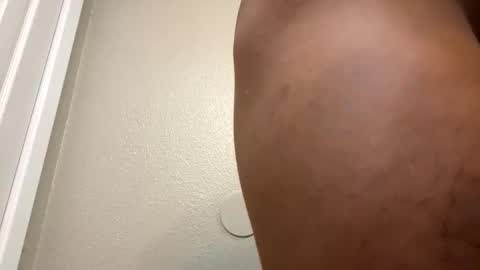 Snapshot of skatedragonfly chatting on November 2025 08:37:01 AM inters online show from November 2025 08:37:01 AM