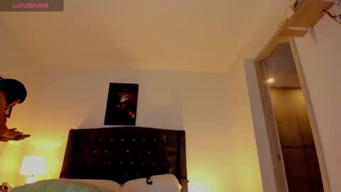 Skay online show from September 2025 11:52:01 PM