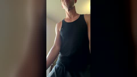 Snapshot of skeettlez chatting on May 2026 02:22:01 PM Skeetz420 online show from May 2026 02:22:01 PM