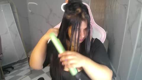 Skarlet online show from December 2025 01:06:01 PM