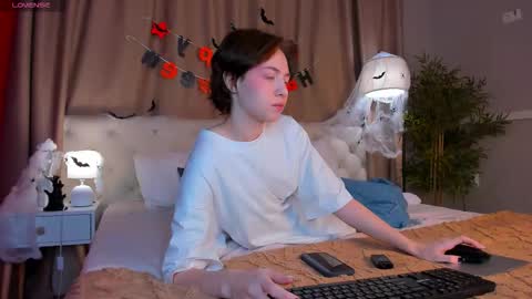 Emily online show from October 2025 01:13:02 AM