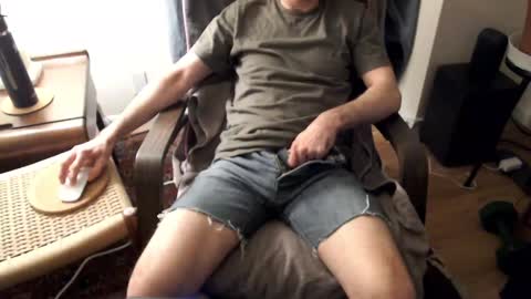 Snapshot of skibumz chatting on December 2024 11:58:01 PM Skibumz online show from December 2024 11:58:01 PM