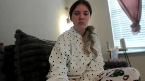 skiimaskabby online show from December 2025 05:42:02 PM