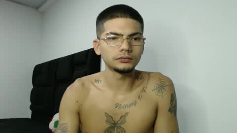 Snapshot of skinny_badboy chatting on February 2026 03:13:02 AM E R O S online show from February 2026 03:13:02 AM