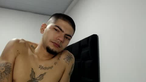 Snapshot of skinny_badboy chatting on July 2026 08:43:01 AM E R O S online show from July 2026 08:43:01 AM