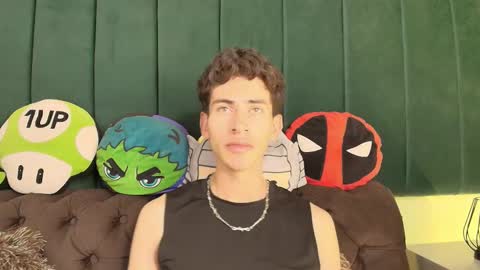 Snapshot of skinny_jean_ chatting on February 2026 08:31:02 PM skinny jean online show from February 2026 08:31:02 PM