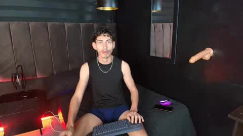 skinny jean  online show from March 2026 08:23:01 PM