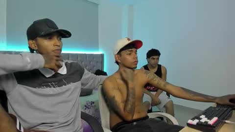 Snapshot of skinny_tatto01 chatting on October 2025 07:59:01 PM skinny_tatto01 online show from October 2025 07:59:01 PM