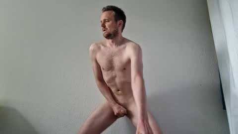 Snapshot of skinnyb24 chatting on May 2026 11:39:02 AM skinnyb24 online show from May 2026 11:39:02 AM