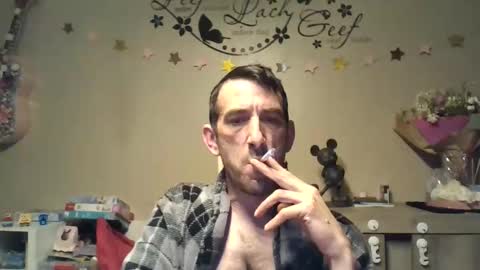 Snapshot of skinnybigcock2 chatting on April 2026 03:32:01 AM SkinnyBigCock2 online show from April 2026 03:32:01 AM