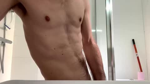 Snapshot of skinnybigdk chatting on December 2024 01:18:02 PM skinnybigdk online show from December 2024 01:18:02 PM