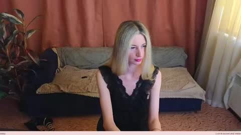 Snapshot of skinnyladyy chatting on May 2026 02:41:01 AM Skinnyladyy online show from May 2026 02:41:01 AM