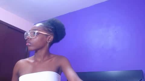 Snapshot of skinnysexy4u chatting on June 2026 12:46:02 PM skinnysexy4u online show from June 2026 12:46:02 PM