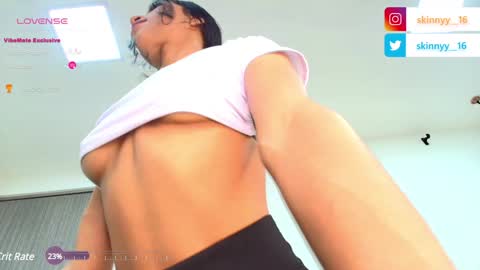 Snapshot of skinnyy_16 chatting on December 2024 09:44:02 AM Skinny online show from December 2024 09:44:02 AM