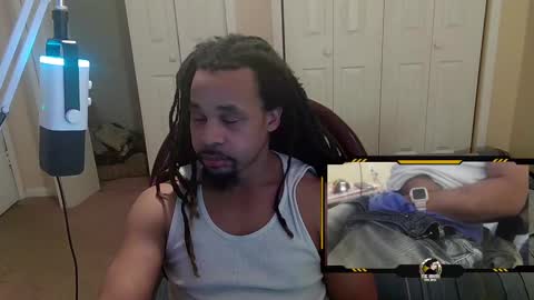 Snapshot of skinzandbait chatting on December 2024 09:07:01 AM strokerpoker online show from December 2024 09:07:01 AM