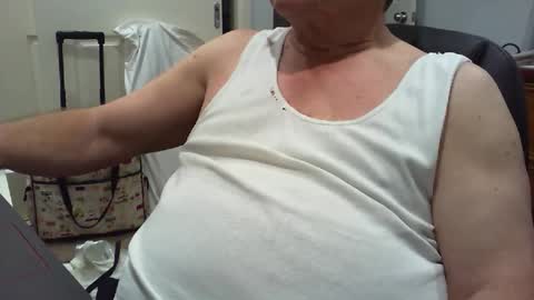 Snapshot of skipper1970 chatting on May 2026 09:17:02 AM Skipper1970 online show from May 2026 09:17:02 AM