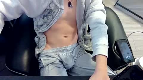 skrogdog online show from May 2026 05:31:02 PM