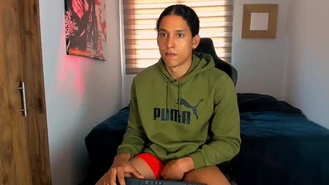 Snapshot of skull_prospect chatting on January 2025 01:05:02 PM Liam Vokov online show from January 2025 01:05:02 PM