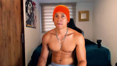 Snapshot of skull_prospect chatting on January 2025 01:42:01 PM Liam Vokov online show from January 2025 01:42:01 PM