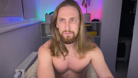 sky_guy25 online show from November 2025 09:28:01 PM