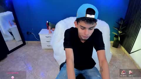 Snapshot of sky_jules chatting on December 2025 04:10:01 AM Daniel online show from December 2025 04:10:01 AM