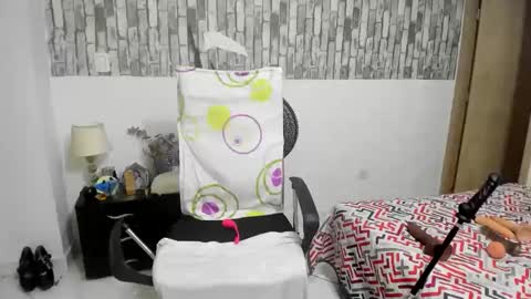 sky_tits online show from May 2026 04:45:02 PM