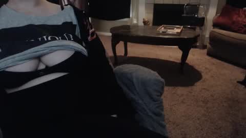 SKYLE   online show from March 2026 07:54:01 PM