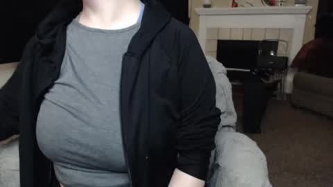 SKYLE   online show from April 2026 10:11:02 PM