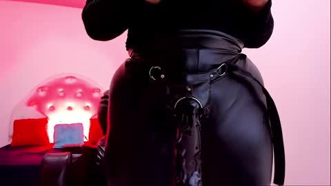 Snapshot of skydarkblue chatting on September 2025 02:11:02 AM skydarkblue online show from September 2025 02:11:02 AM