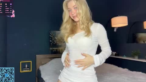 Snapshot of skyeveil chatting on October 2025 07:10:02 PM Skye online show from October 2025 07:10:02 PM