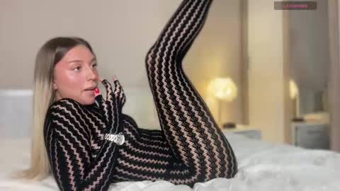 GARRY AND SOPHIA online show from November 2025 04:18:02 PM