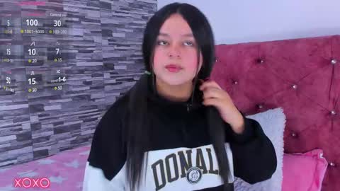 Snapshot of skyhotgirl chatting on March 2025 06:50:01 PM Sky online show from March 2025 06:50:01 PM